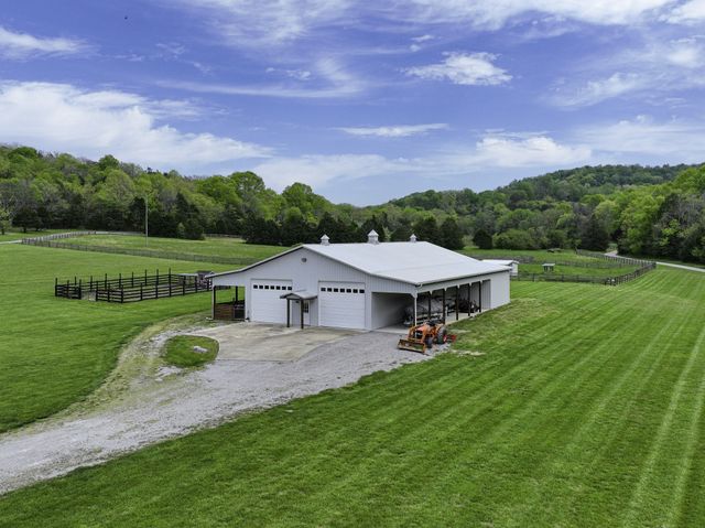6865 Flat Creek Rd, College Grove, TN 37046