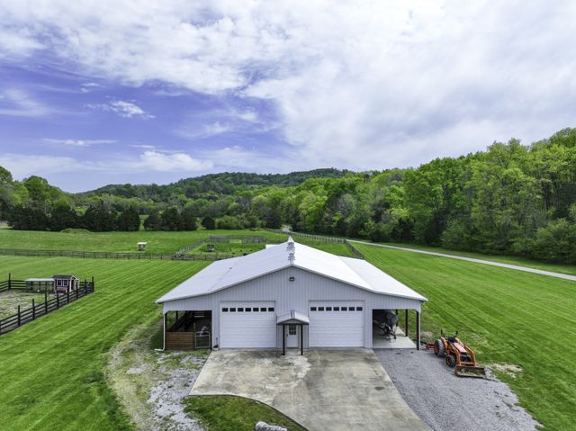 6865 Flat Creek Rd, College Grove, TN 37046