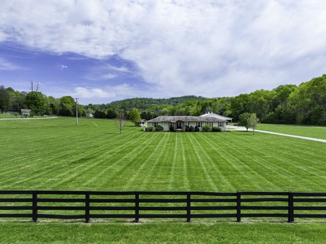 6865 Flat Creek Rd, College Grove, TN 37046