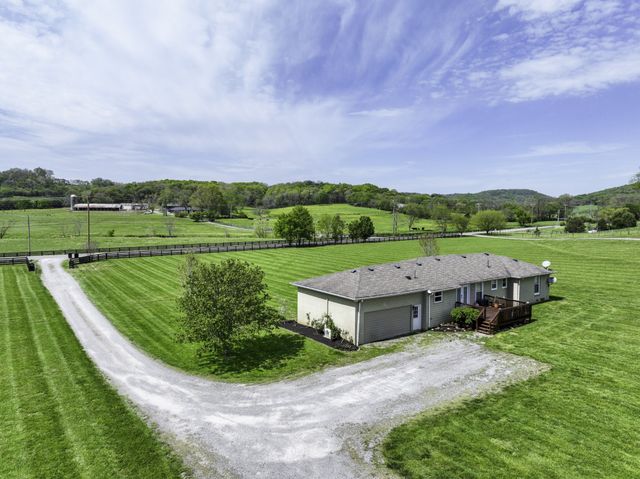 6865 Flat Creek Rd, College Grove, TN 37046