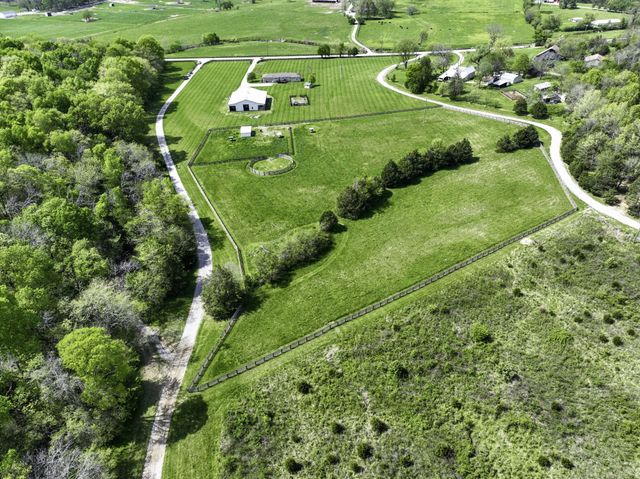 6865 Flat Creek Rd, College Grove, TN 37046