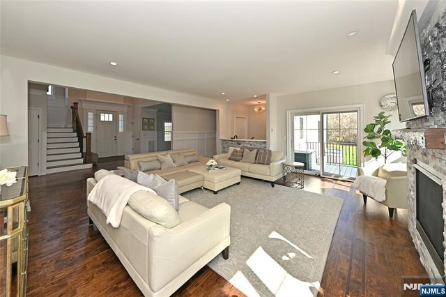 68 Hidden Glen Road, Upper Saddle River, NJ 07458