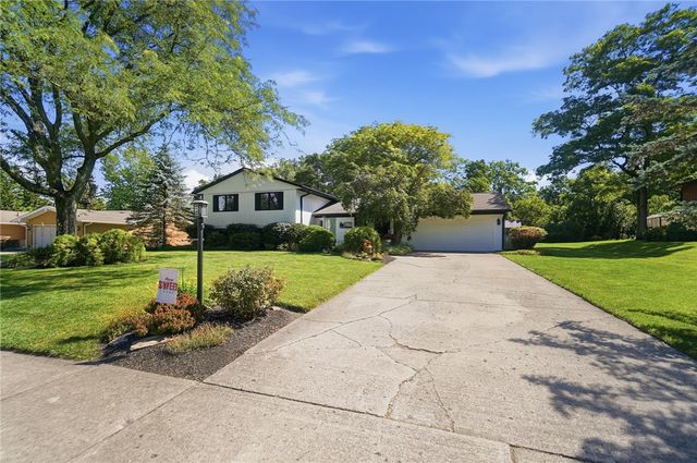 8220 Paragon Road, Washington Twp, OH 45458