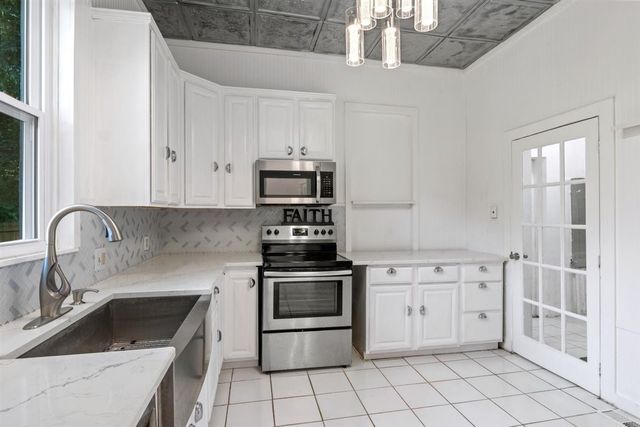 1123 W Gandy Street, Denison, TX 75020