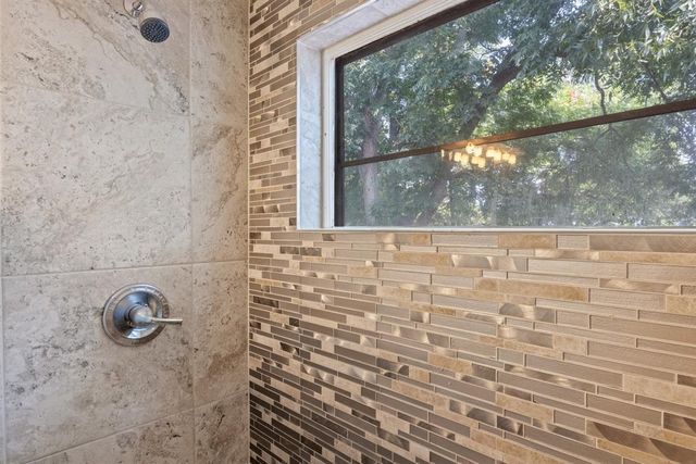 1123 W Gandy Street, Denison, TX 75020