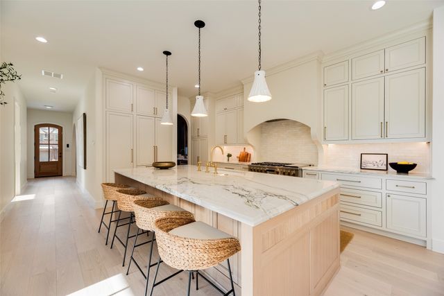 6402 Westlake Avenue, Dallas, TX 75214