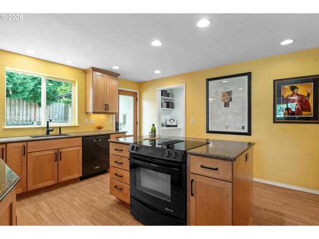 13520 Sw DEVONSHIRE Dr, Beaverton, OR 97005