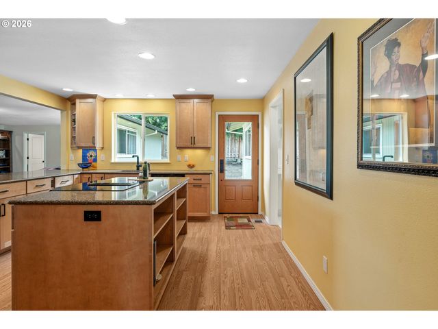 13520 Sw DEVONSHIRE Dr, Beaverton, OR 97005
