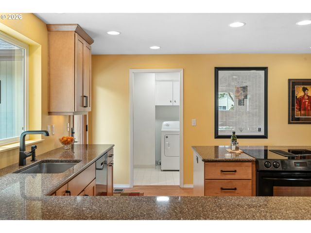 13520 Sw DEVONSHIRE Dr, Beaverton, OR 97005
