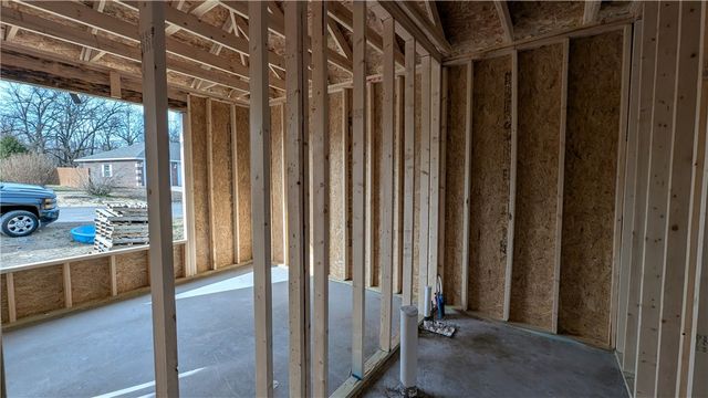 30 Hebrides Lane, Bella Vista, AR 72715