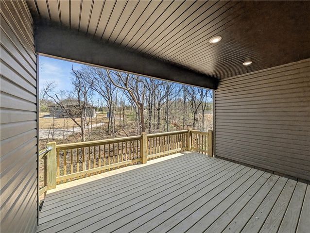 30 Hebrides Lane, Bella Vista, AR 72715