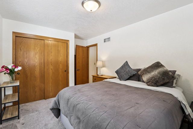 N73W15968 Alpine LANE, Menomonee Falls, WI 53051