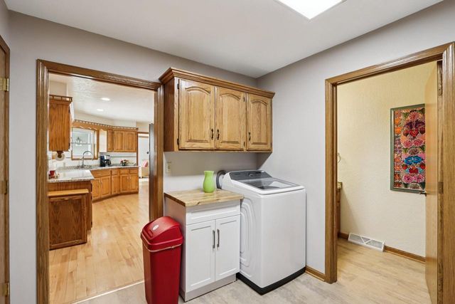 N73W15968 Alpine LANE, Menomonee Falls, WI 53051