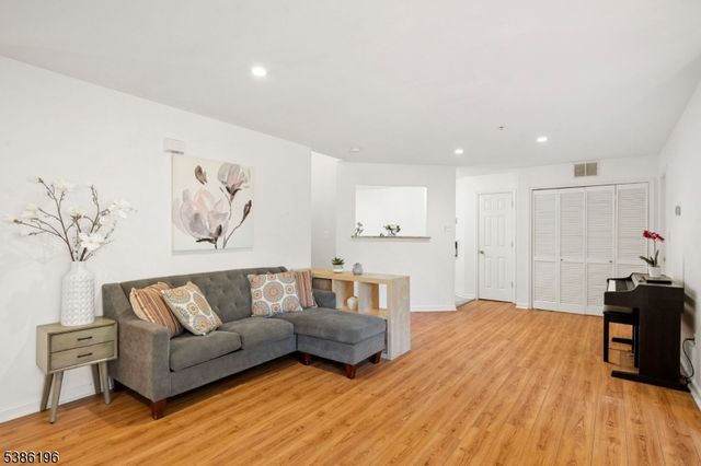 203 Rip Van Dam Court, Montgomery Twp., NJ 08502