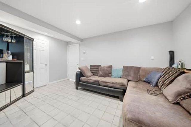 115 Arrowhead Dr, Bridgewater, MA 02324