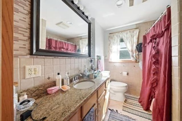115 Arrowhead Dr, Bridgewater, MA 02324