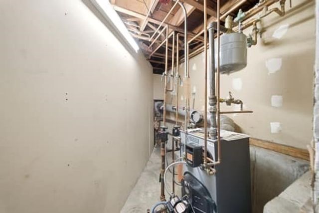 115 Arrowhead Dr, Bridgewater, MA 02324