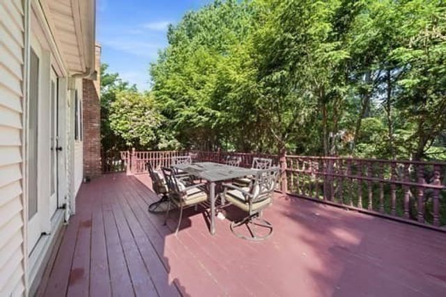 115 Arrowhead Dr, Bridgewater, MA 02324