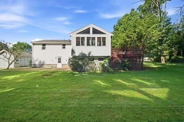 115 Arrowhead Dr, Bridgewater, MA 02324