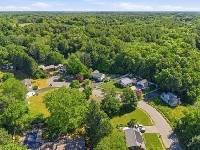 115 Arrowhead Dr, Bridgewater, MA 02324