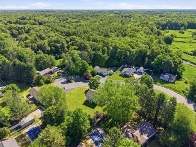 115 Arrowhead Dr, Bridgewater, MA 02324