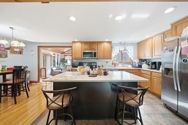 115 Arrowhead Dr, Bridgewater, MA 02324