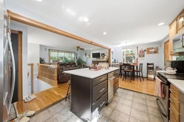 115 Arrowhead Dr, Bridgewater, MA 02324
