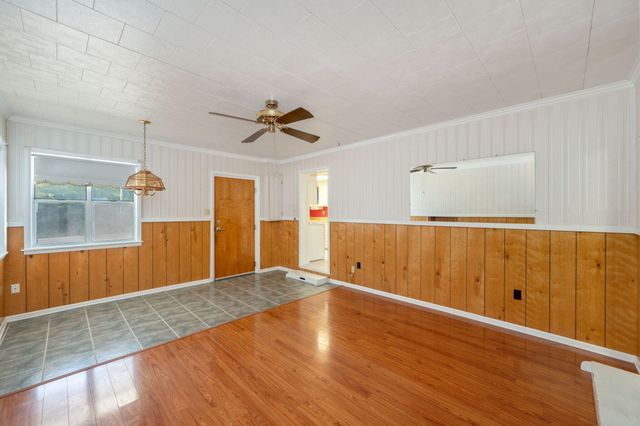 578 E Williams Avenue, Crestview, FL 32539