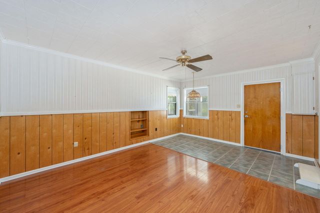 578 E Williams Avenue, Crestview, FL 32539