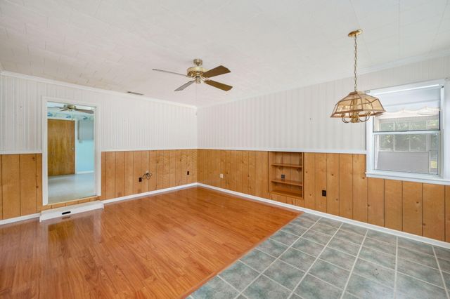 578 E Williams Avenue, Crestview, FL 32539