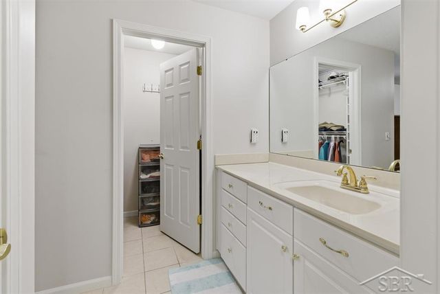 4905 Grandview Circle, Midland, MI 48640