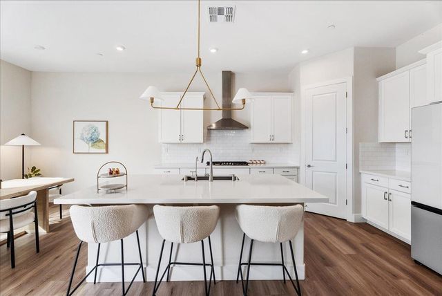 3381 Rock Springs Ranch Dr, Folsom, CA 95630