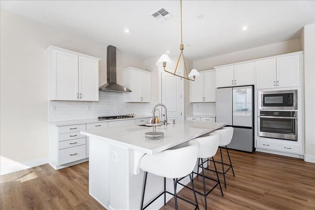 3381 Rock Springs Ranch Dr, Folsom, CA 95630