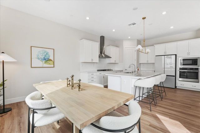 3381 Rock Springs Ranch Dr, Folsom, CA 95630