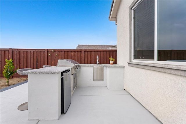 3381 Rock Springs Ranch Dr, Folsom, CA 95630