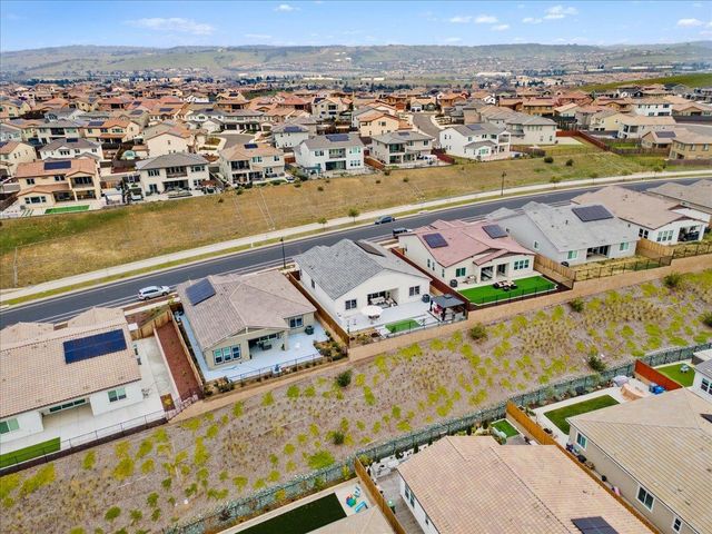 3381 Rock Springs Ranch Dr, Folsom, CA 95630