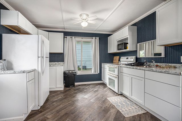 917 Elm Street, Colon Vllg, MI 49040