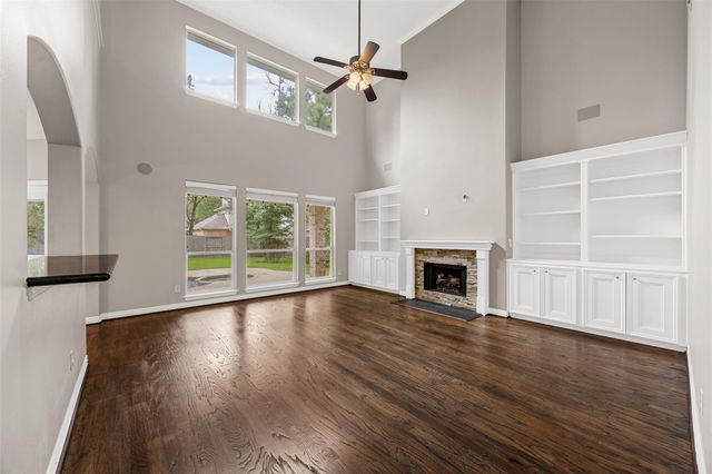 6 Villa Canyon Place, The Woodlands, TX 77382