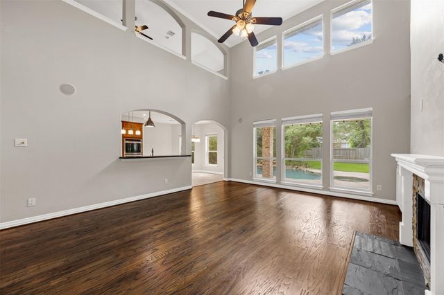 6 Villa Canyon Place, The Woodlands, TX 77382