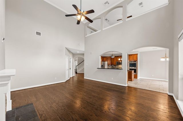 6 Villa Canyon Place, The Woodlands, TX 77382
