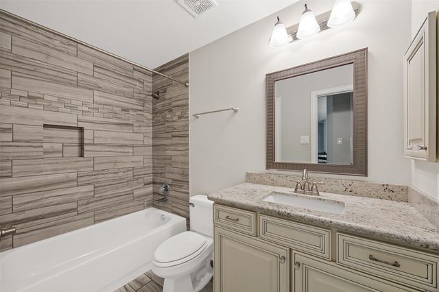 6 Villa Canyon Place, The Woodlands, TX 77382
