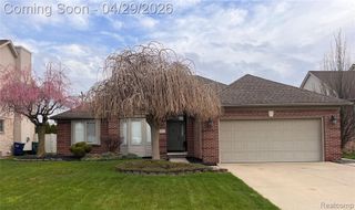 800 Saint Johns Boulevard, Lincoln Park, MI 48146