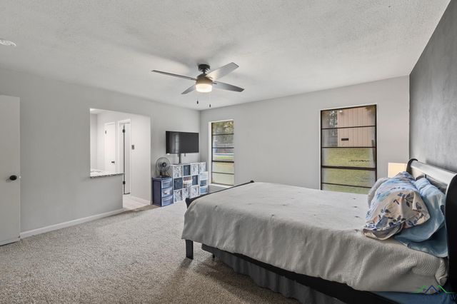 702 S Honeysuckle DR, White Oak, TX 75693