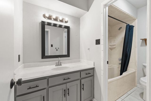 702 S Honeysuckle DR, White Oak, TX 75693