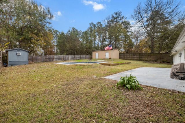 702 S Honeysuckle DR, White Oak, TX 75693