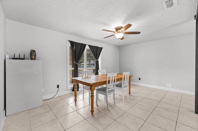 702 S Honeysuckle DR, White Oak, TX 75693