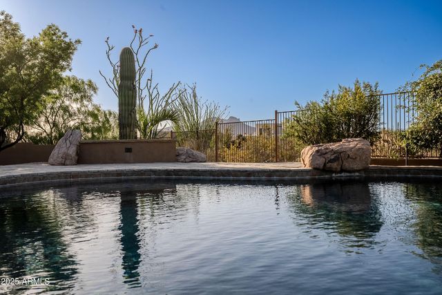 8392 E EAGLE FEATHER Road, Scottsdale, AZ 85266