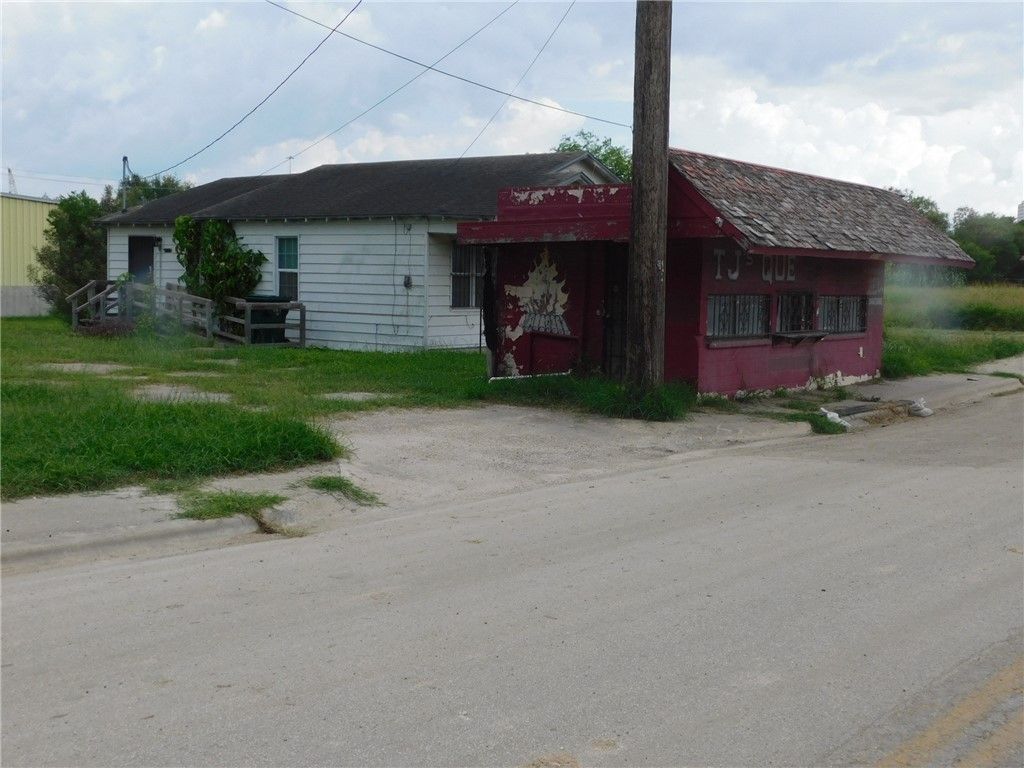 2214 Winnebago St, Corpus Christi, TX 78401 — photo 3