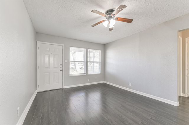 510 S Utah Street, La Porte, TX 77571