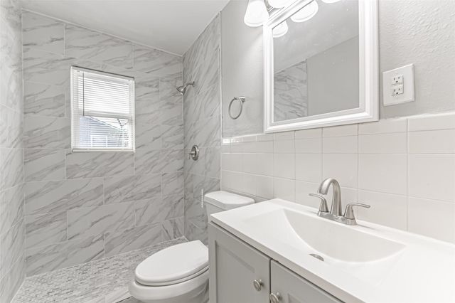 510 S Utah Street, La Porte, TX 77571